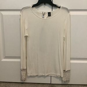 Cream BKE boutique shirt size small